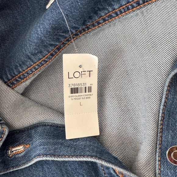 🍁LOFT Classic Blue Denim Shirt w/Pearl Details - Picture 6 of 8